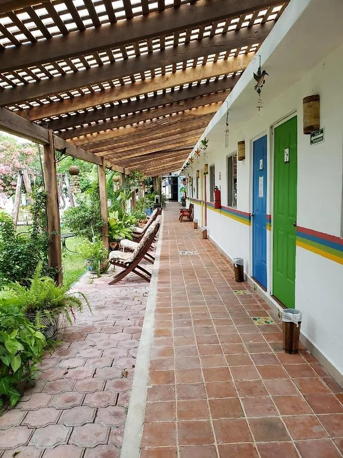 Cabanas Colibri Bacalar Hotel