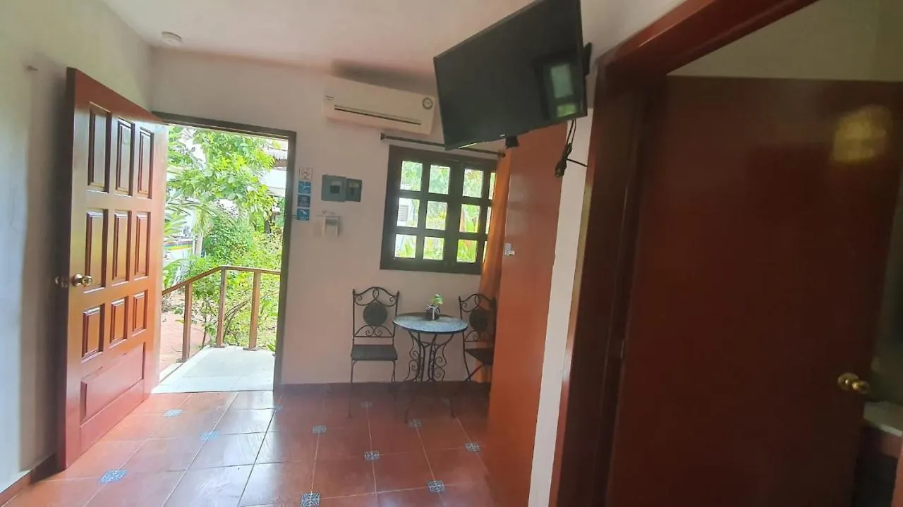 Hotel Cabanas Colibri Bacalar