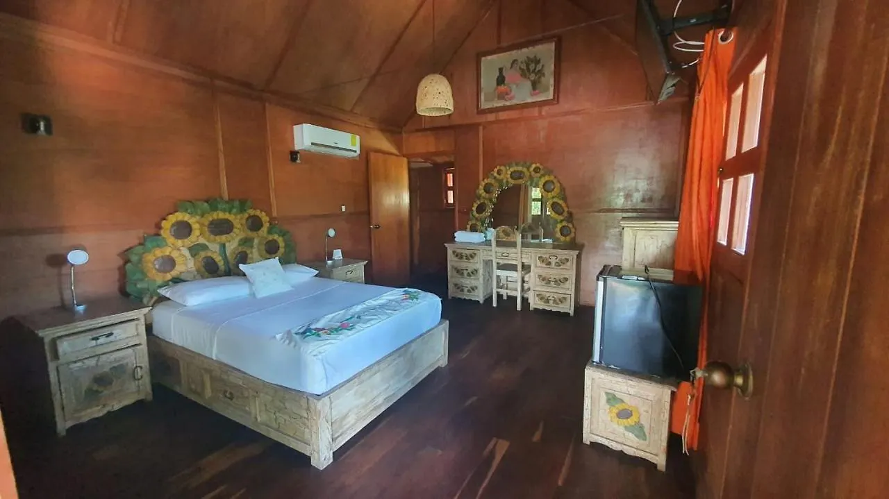 Cabanas Colibri Bacalar
