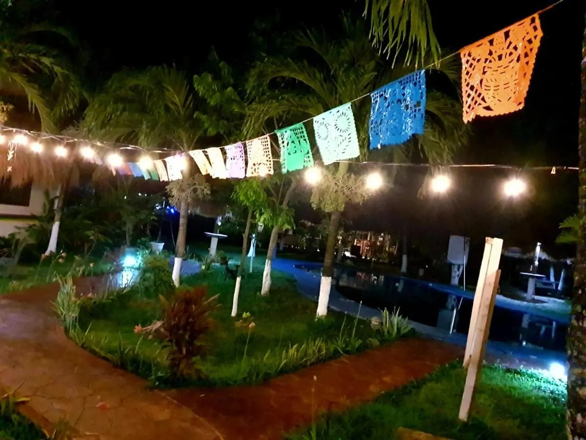 Cabanas Colibri Bacalar Hotel