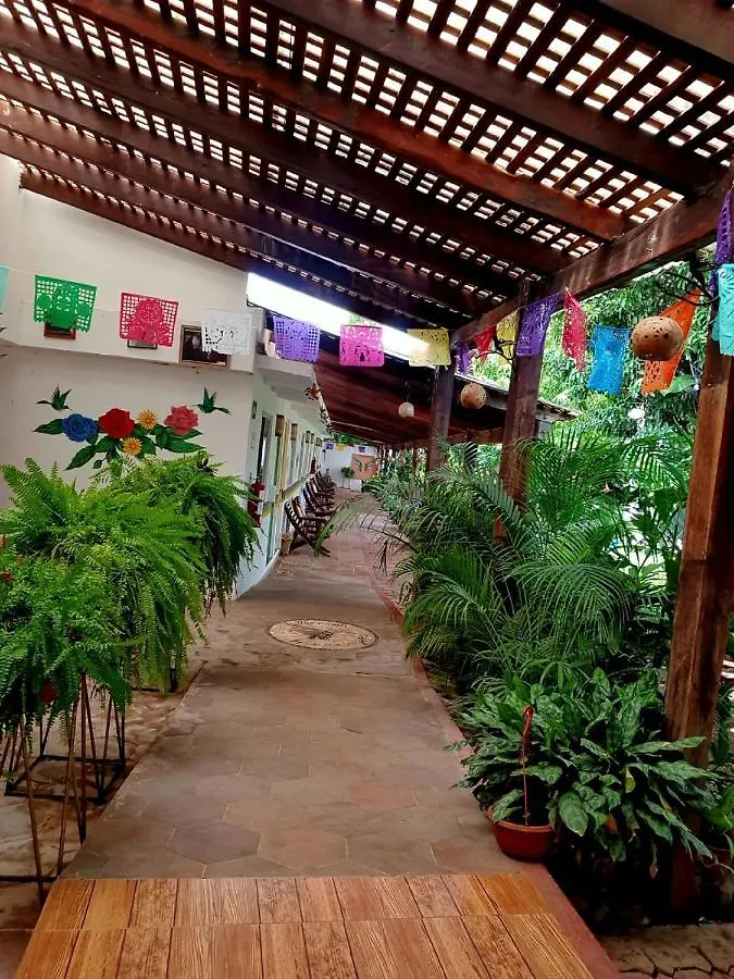 Cabanas Colibri Bacalar Hotel